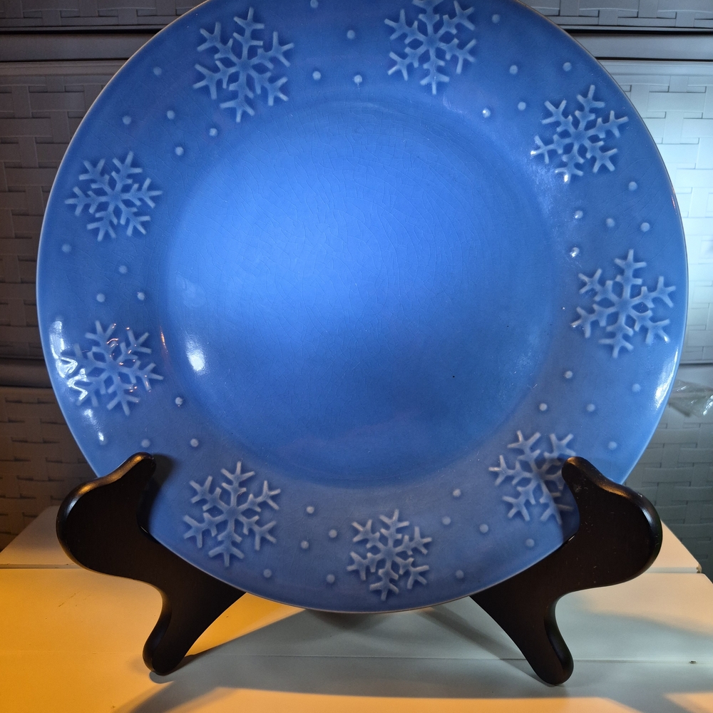 Set of 2 Libbey Dark Blue Snowflake Dinner Plates